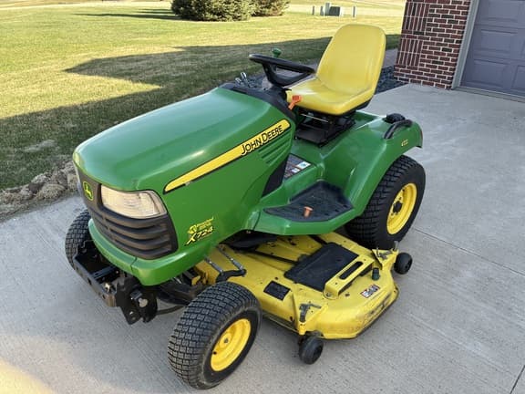 Image of John Deere X724 Primary image