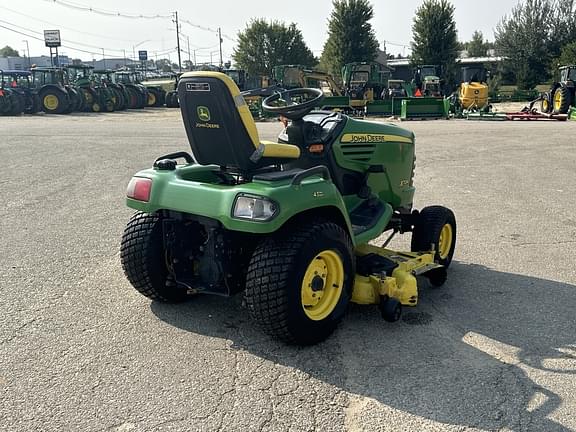 Image of John Deere X724 equipment image 3