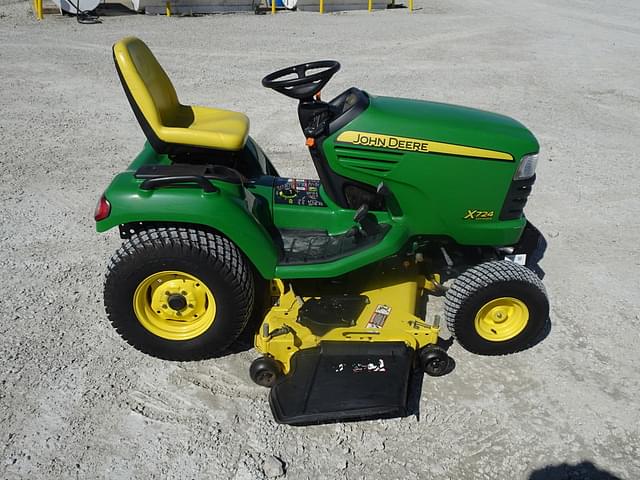 Image of John Deere X724 equipment image 4