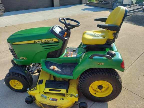 2009 John Deere X724 Equipment Image0