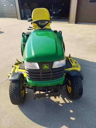 Image of John Deere X724 equipment image 1