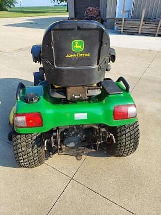 Image of John Deere X724 equipment image 2