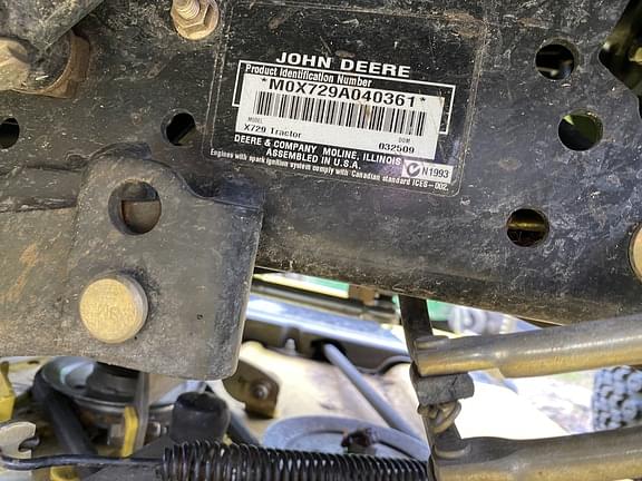 Image of John Deere X729 equipment image 3