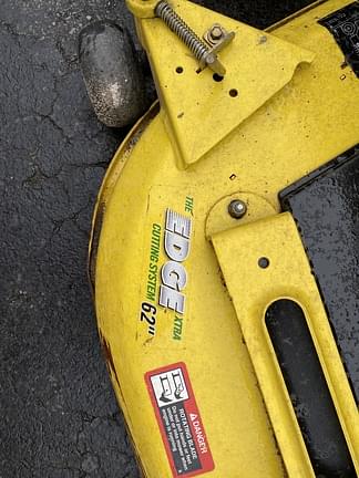 Image of John Deere X729 equipment image 4