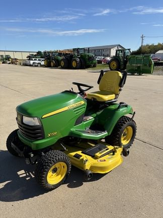 2009 John Deere X729 Equipment Image0