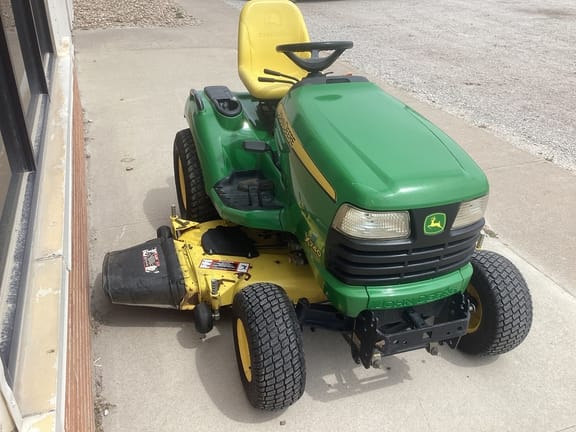 2009 John Deere X740 Equipment Image0
