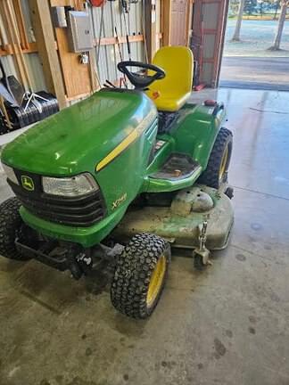 Image of John Deere X748 equipment image 4