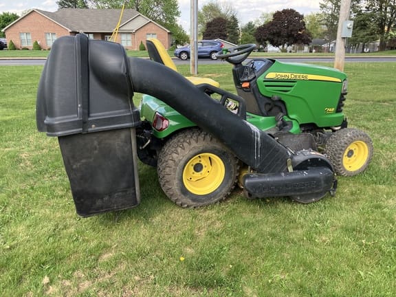 2009 John Deere X748 Equipment Image0