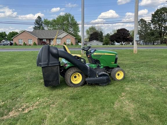 Image of John Deere X748 equipment image 2