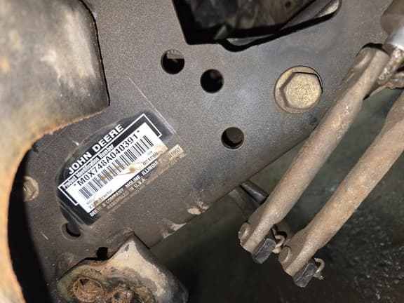 Image of John Deere X748 equipment image 4