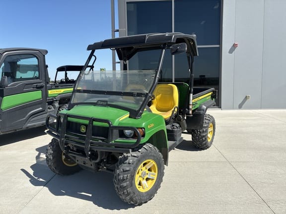 2009 John Deere Gator XUV 620i Equipment Image0