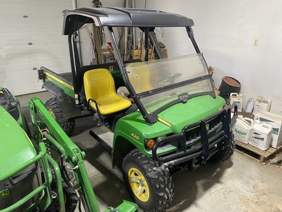 2009 John Deere Gator XUV 620i Equipment Image0