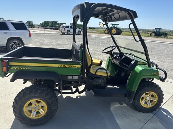 Image of John Deere Gator XUV 620i equipment image 1