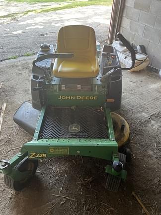 Image of John Deere Z225 Primary image