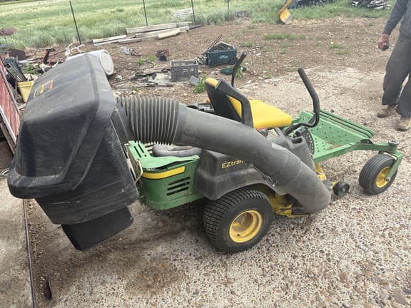 Image of John Deere Z225 equipment image 1