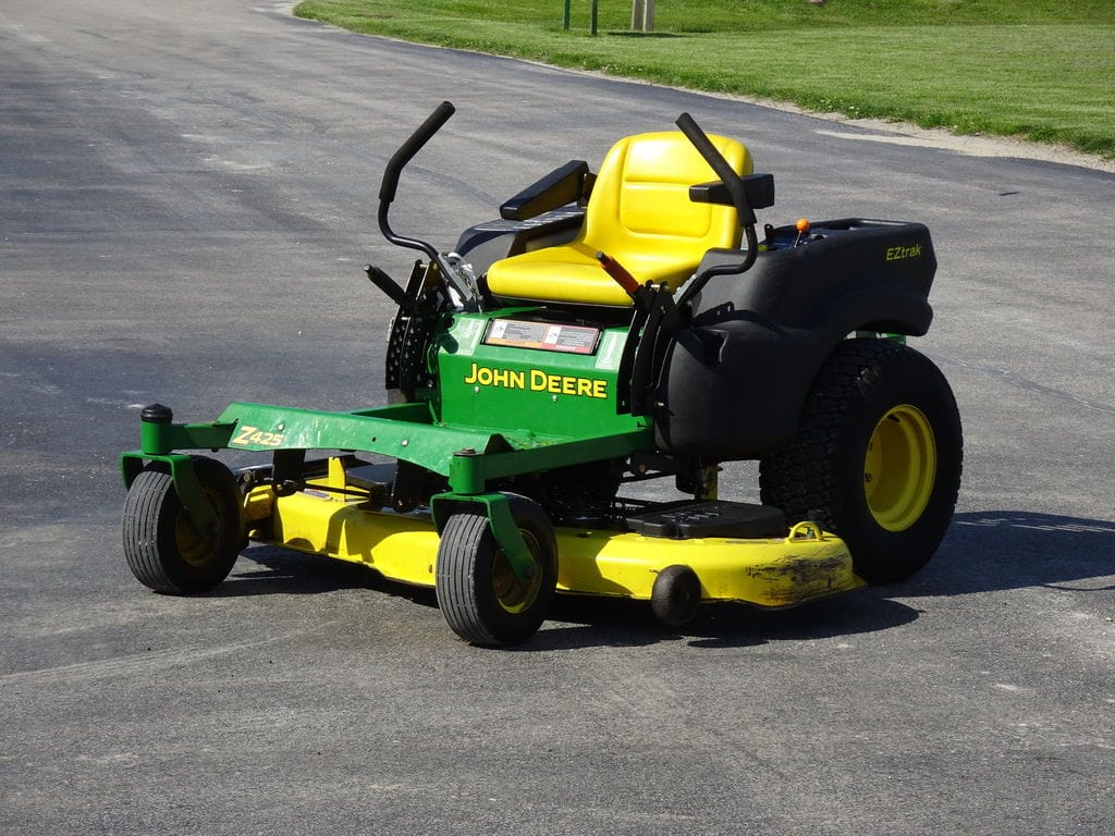 Main image John Deere Z425