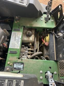 Image of John Deere Z425 equipment image 4