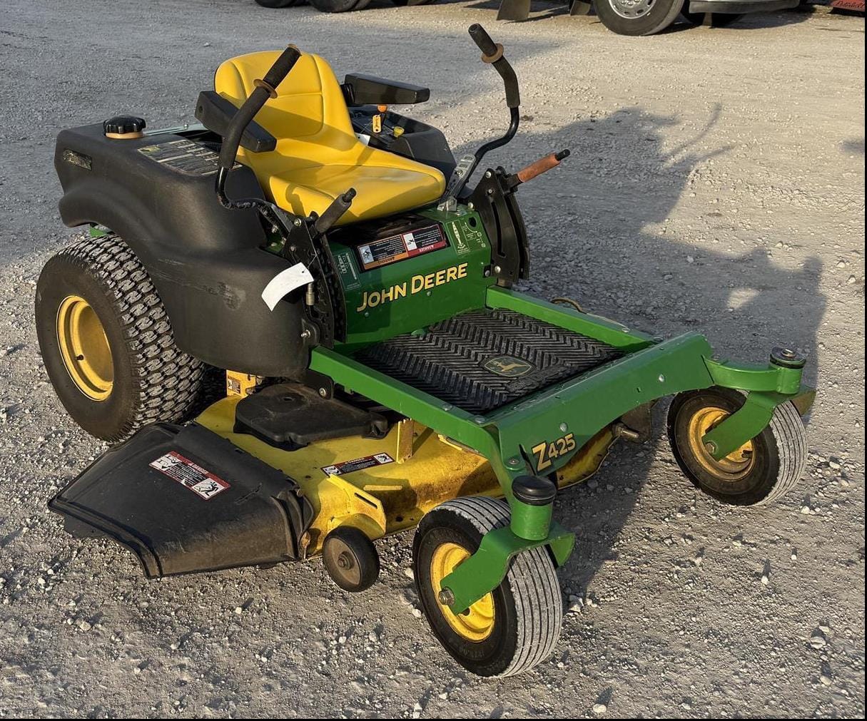 2009 John Deere Z425 Equipment Image0