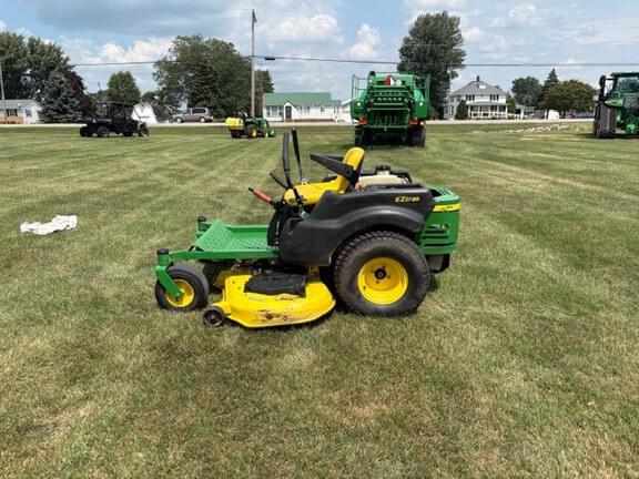 Image of John Deere Z425 Image 1