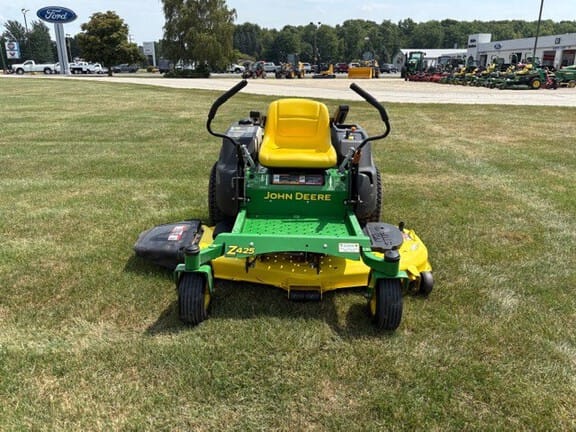 2009 John Deere Z425 Equipment Image0