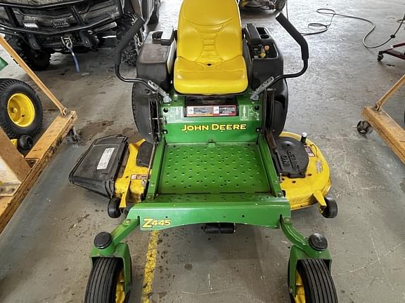 Image of John Deere Z445 equipment image 2