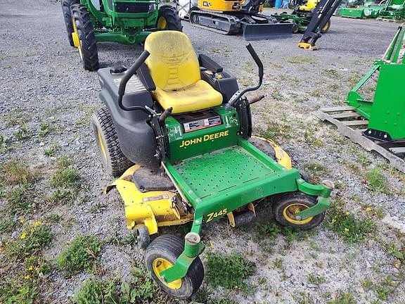 Image of John Deere Z445 equipment image 2
