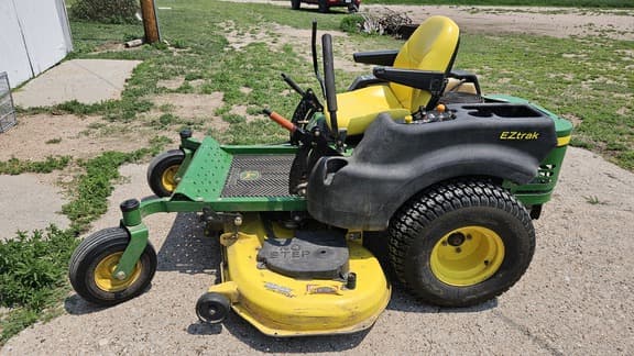 Image of John Deere Z445 equipment image 1