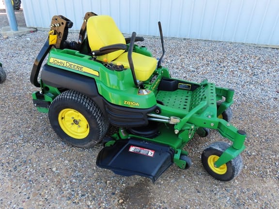 2009 John Deere Z810A Equipment Image0