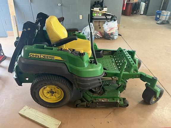 Image of John Deere Z810A equipment image 3