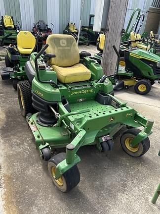 Image of John Deere Z820A equipment image 1