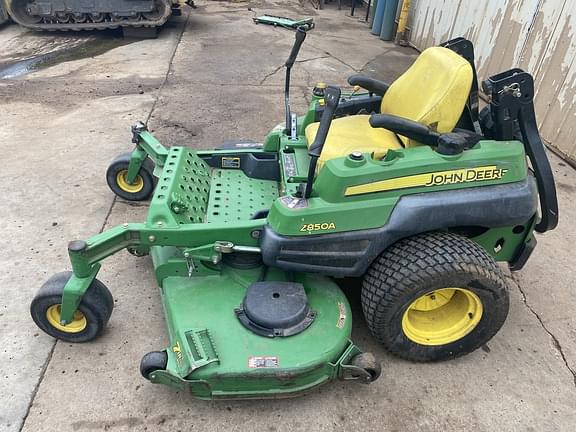 Image of John Deere Z850A equipment image 1