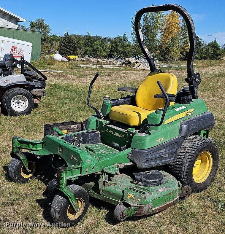 Main image John Deere Z925A