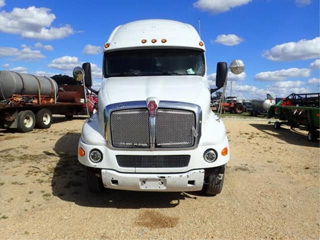 Image of Kenworth T2000 equipment image 1