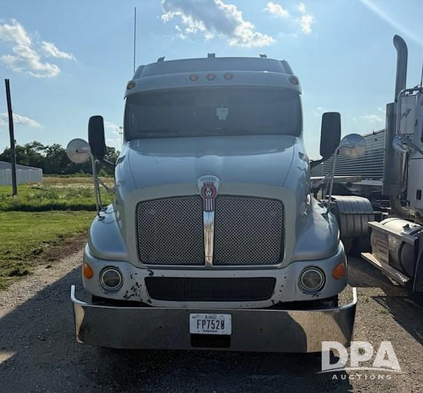 Image of Kenworth T2000 equipment image 1