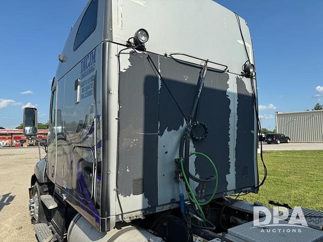 Image of Kenworth T2000 equipment image 4