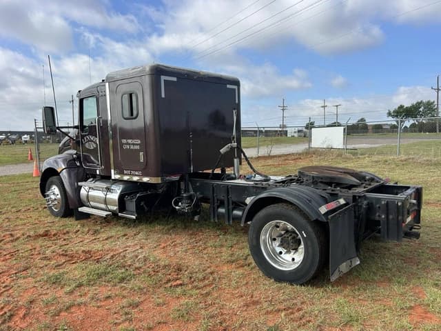 Image of Kenworth T300 equipment image 2