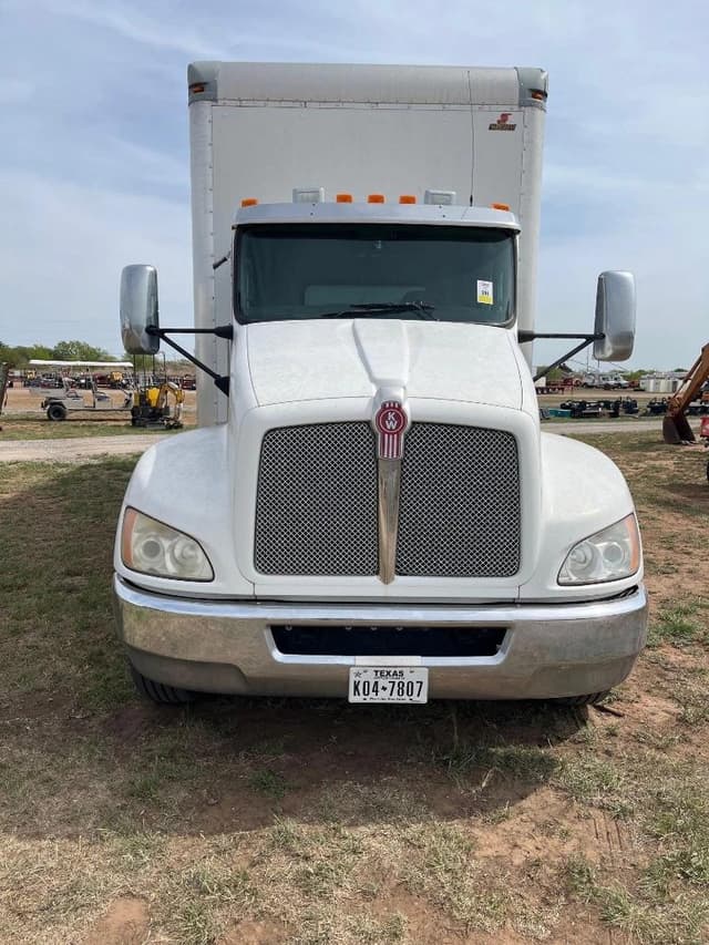 Image of Kenworth T300 equipment image 1