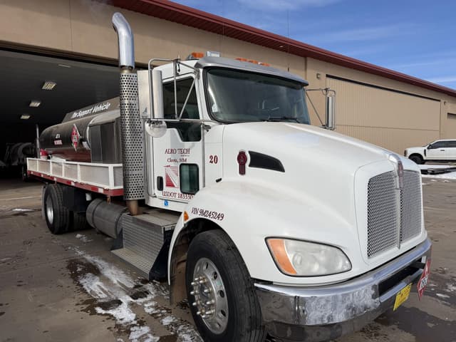 Image of Kenworth T370 equipment image 2