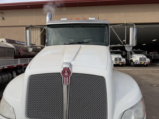 Image of Kenworth T370 equipment image 3