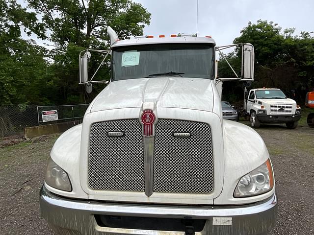 Image of Kenworth T-370 equipment image 1