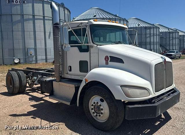 Image of Kenworth T370 equipment image 2