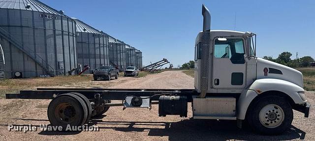 Image of Kenworth T370 equipment image 3