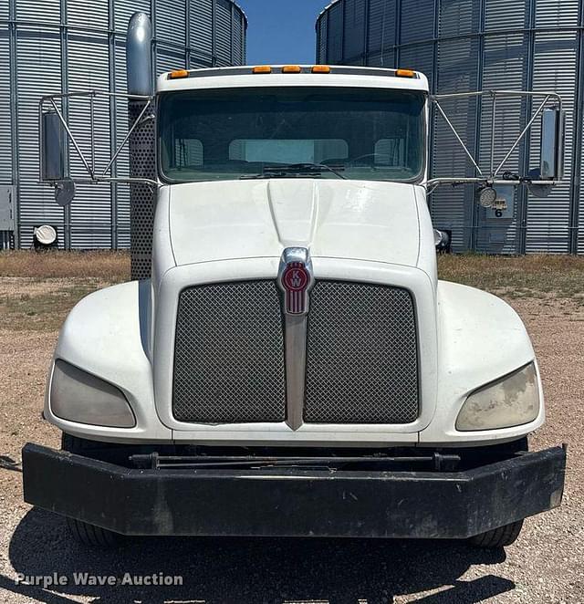 Image of Kenworth T370 equipment image 1