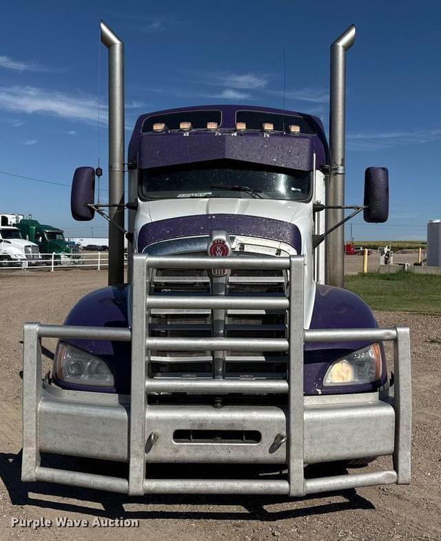 Image of Kenworth T600 equipment image 1