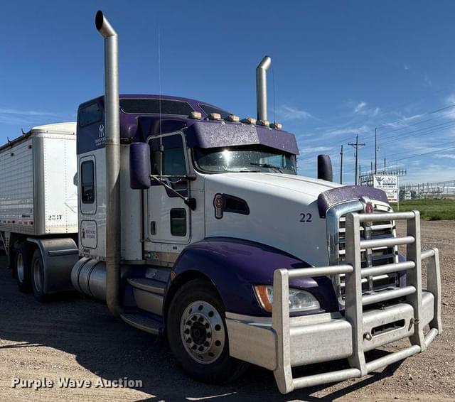 Image of Kenworth T600 equipment image 2