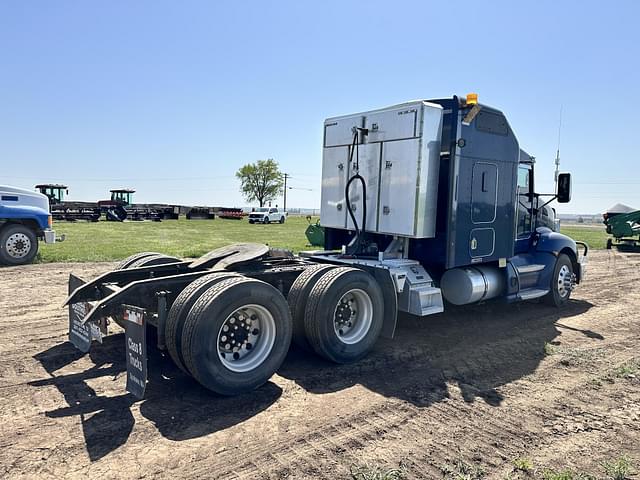 Image of Kenworth T600 equipment image 4