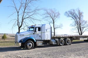 2009 Kenworth T800 Image