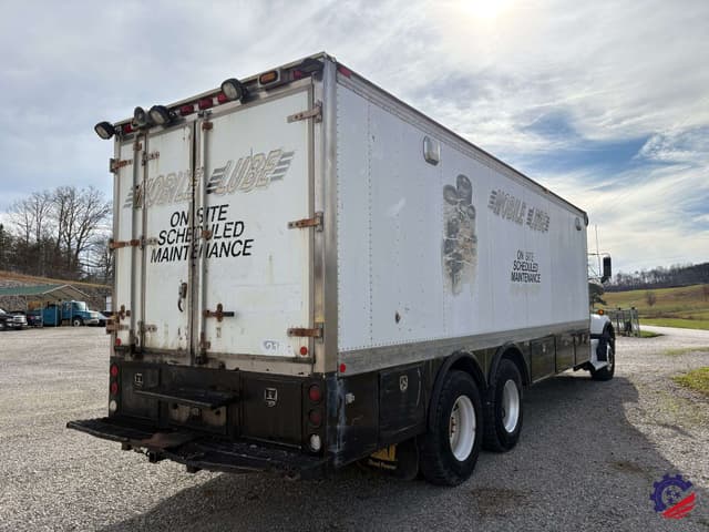 Image of Kenworth T800 equipment image 2