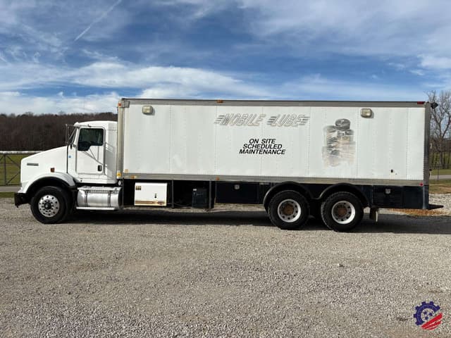 Image of Kenworth T800 equipment image 1