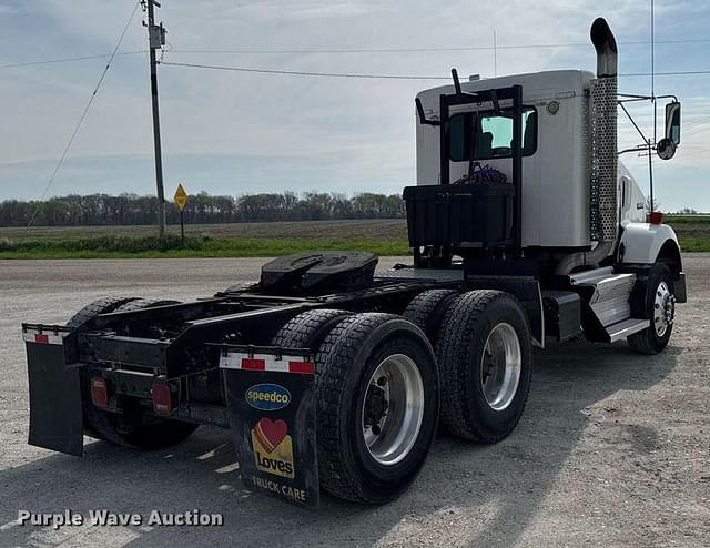 Image of Kenworth T800 equipment image 4